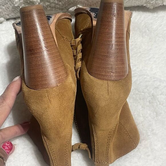 Joie dalton boot, size 7 - Picture 5 of 10